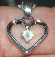Halskette L-9831 – Herz Anhänger mit Strass 16x12mm Kette 46