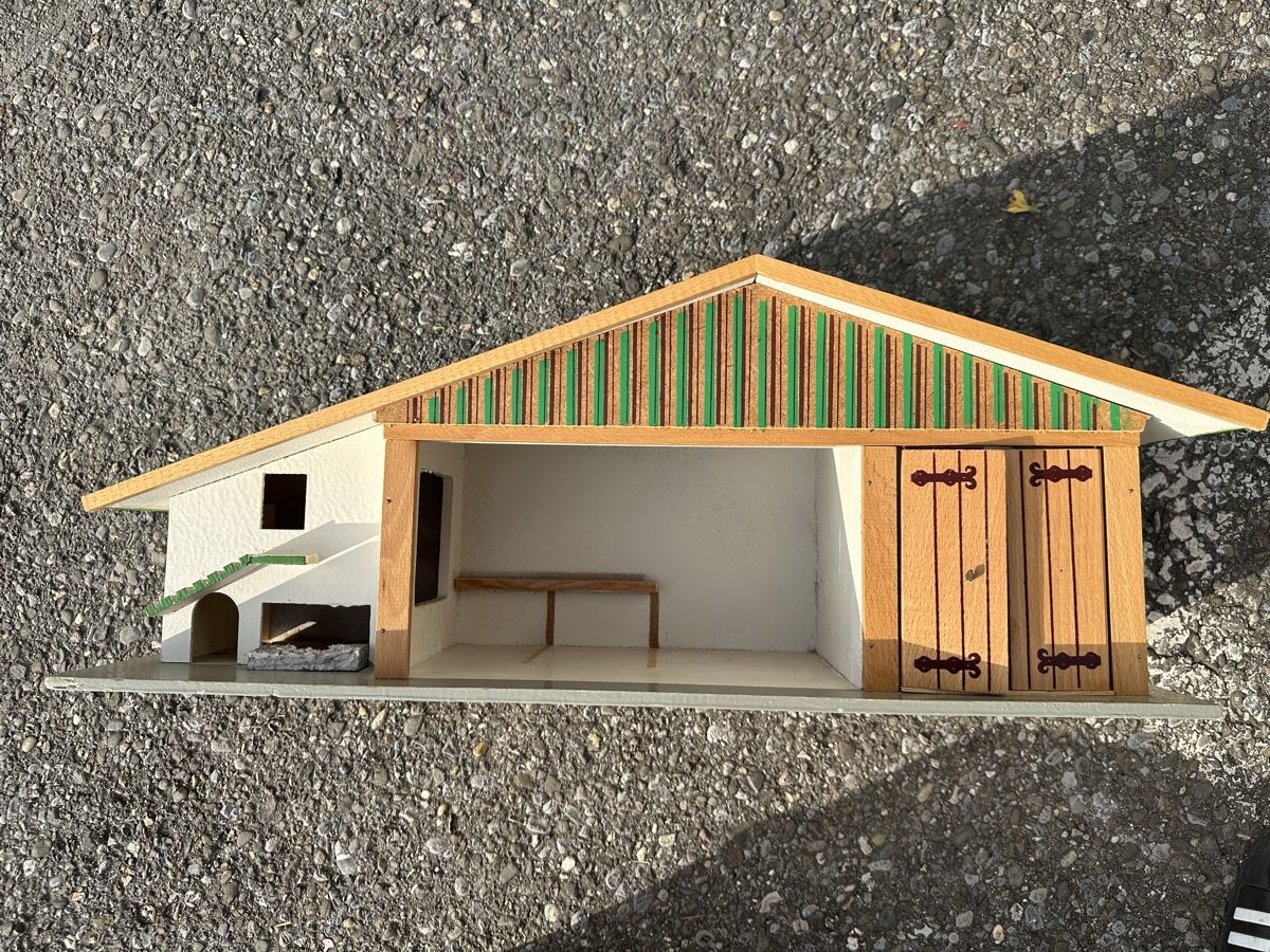 Giocattoli: Schöner, handgemachter Stall – Usato da Schöftland venduto da Astika 1