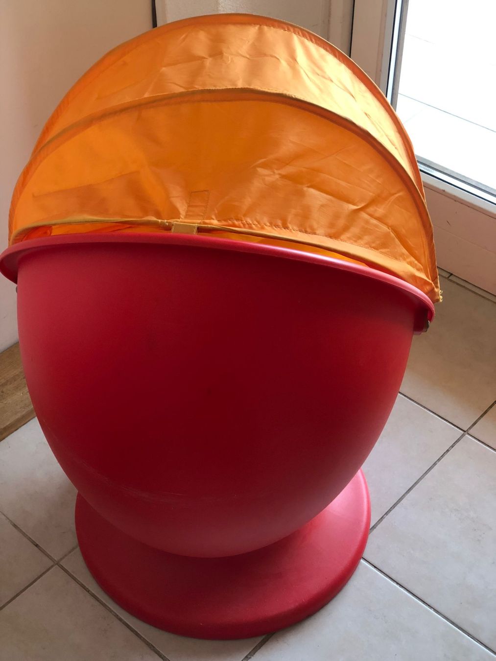 Poltrone: Cooler Kinderdrehsessel mit Dach – Usato da Röschenz venduto da Tashroal 1