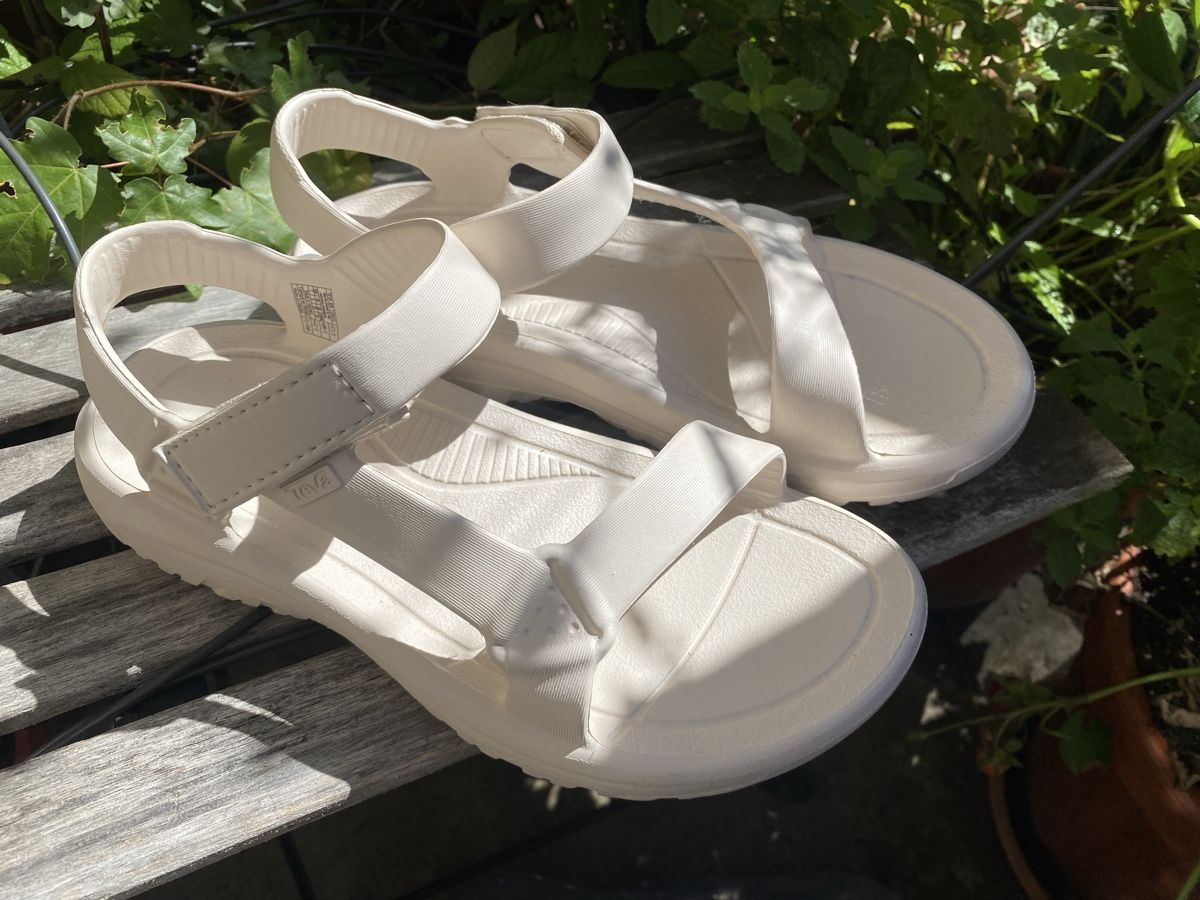 Teva Scarpe da uomo: Teva Sandalen in Off -White / 38 – Nuovo (secondo la descrizione) da Zürich venduto da msp_8mrg 1