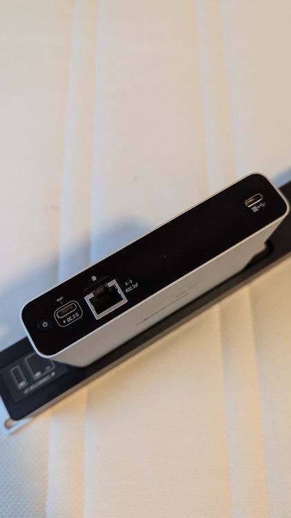Unifi Cloud Key Gen2 PLUS inkl. Rackmount Kit (Gebraucht) in Zürich für ...