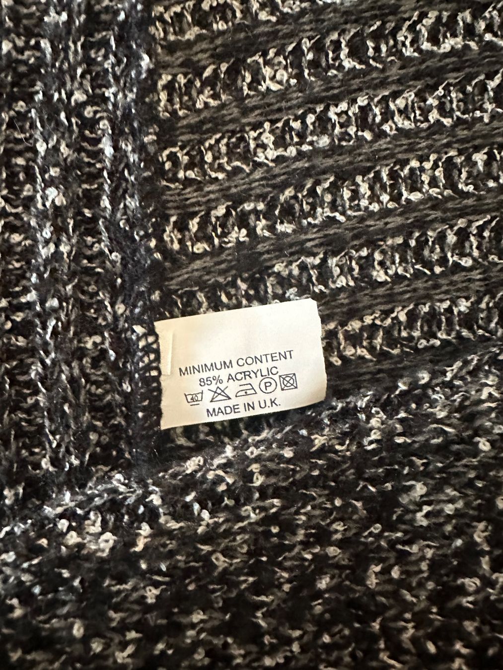Jacken: Strickjacke One Size schwarz/weiss – Gebraucht aus Rothenburg von wer_g9fd 5
