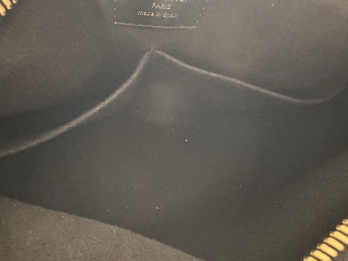 Louis Vuitton Borse da donna: Louis Vuitton V Tote Empreinte noir – Usato da Nänikon venduto da Belle1605 4