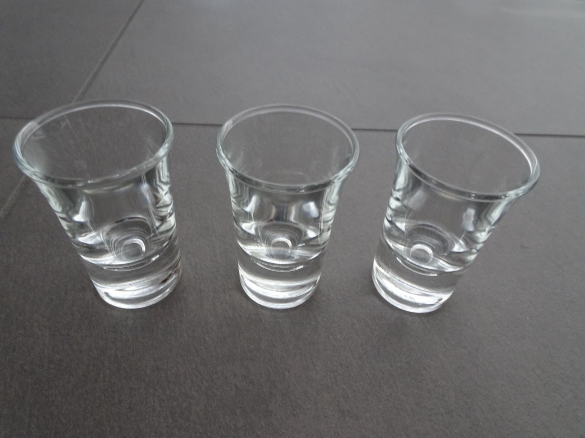 Bicchieri: Lot de 3 verres à alcool – Nuovo (secondo la descrizione) da Sierre venduto da MeJC_3960
