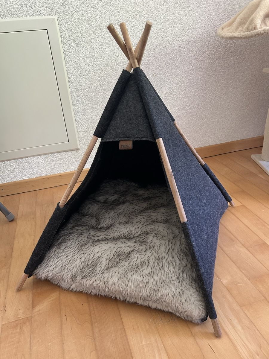 Liege- & Schlafplätze: Katzenzelt mit Kissen – Gebraucht aus Kollbrunn von Tsgtei 1