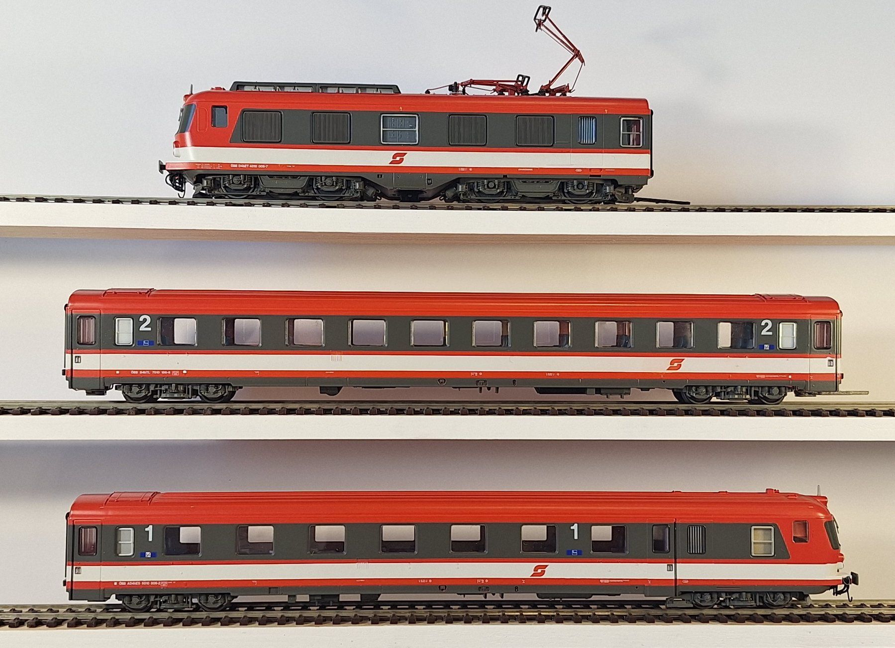 Roco Trains électriques: ÖBB 4010 Roco rot/grau – D'occasion à Bern par BahnliebhaberRe420