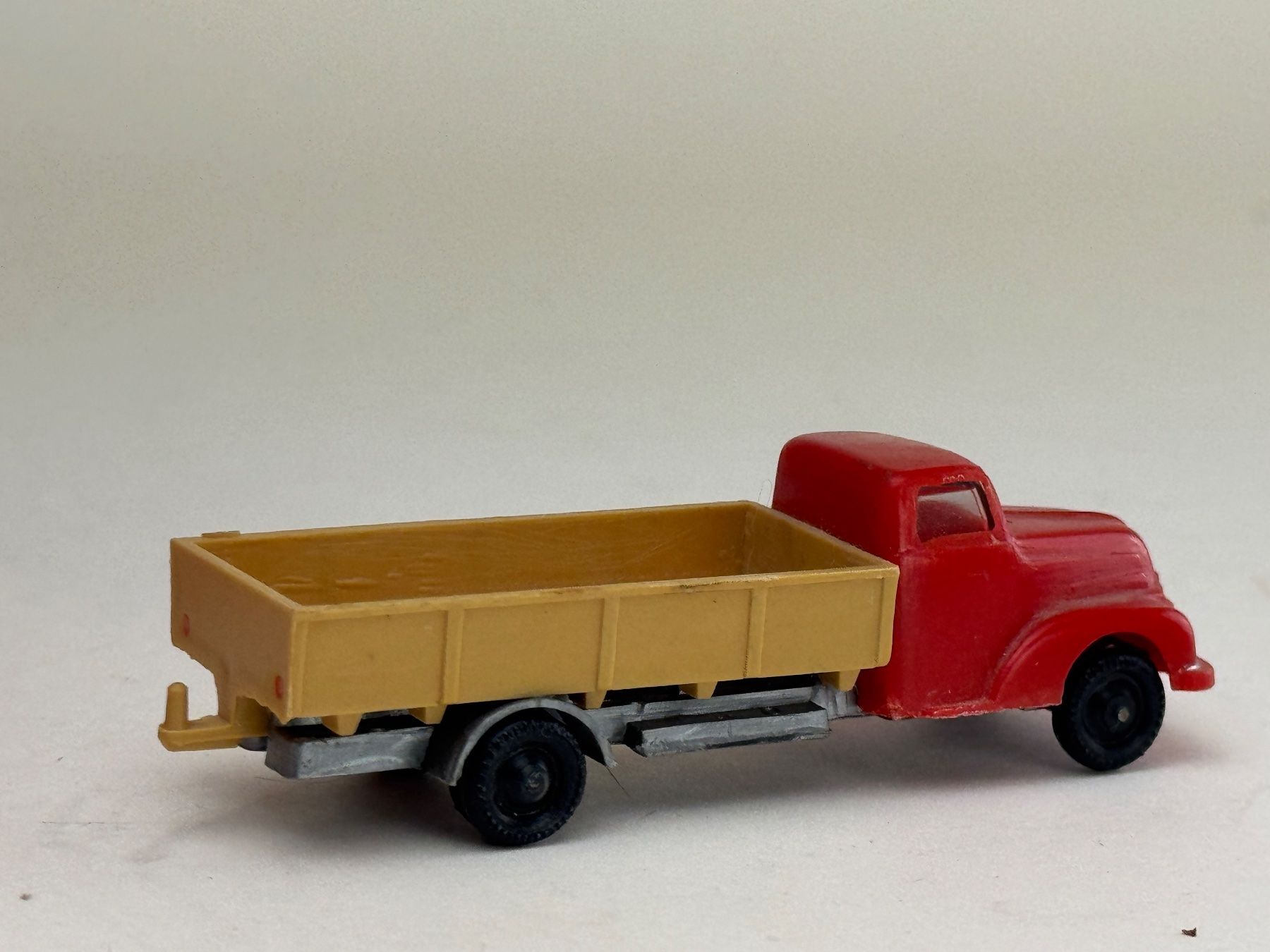 Eko Modellini d'auto: GB5- EKO Ford 2500 Pritsche rot/beige – Usato da Elm venduto da Wikmtz 1
