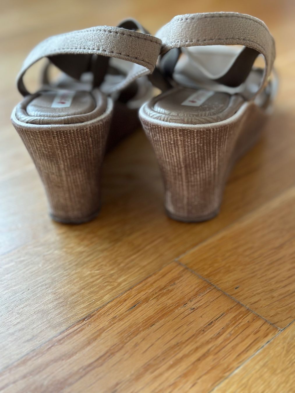 Damenschuhe: Sandalen 37 beige grendha special – Gebraucht aus Rothenburg von wer_g9fd 4