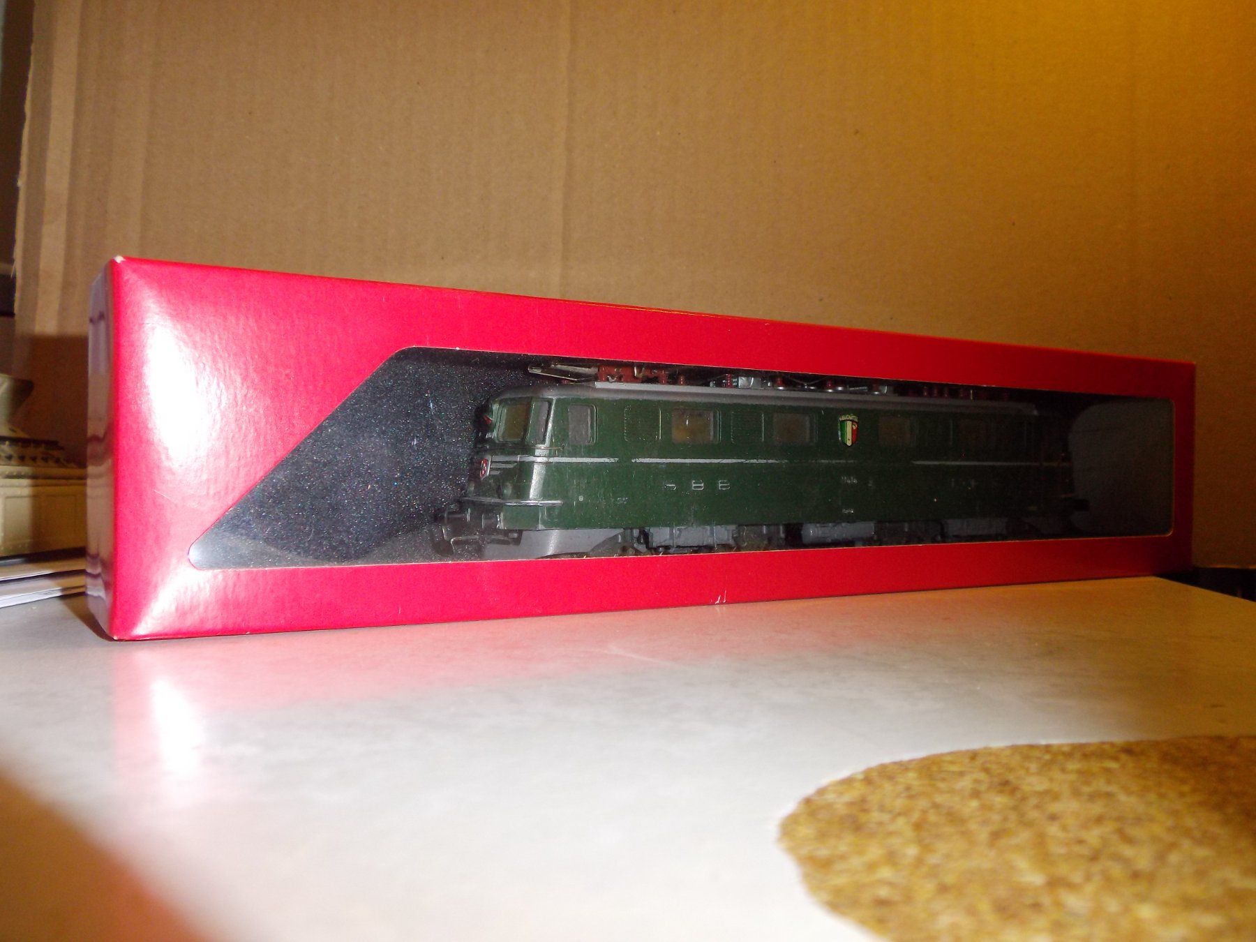 Märklin Modellini di ferrovie: märklin Ae 6/6  NEUCHATEL – Usato da Schaffhausen venduto da Oetfel 4
