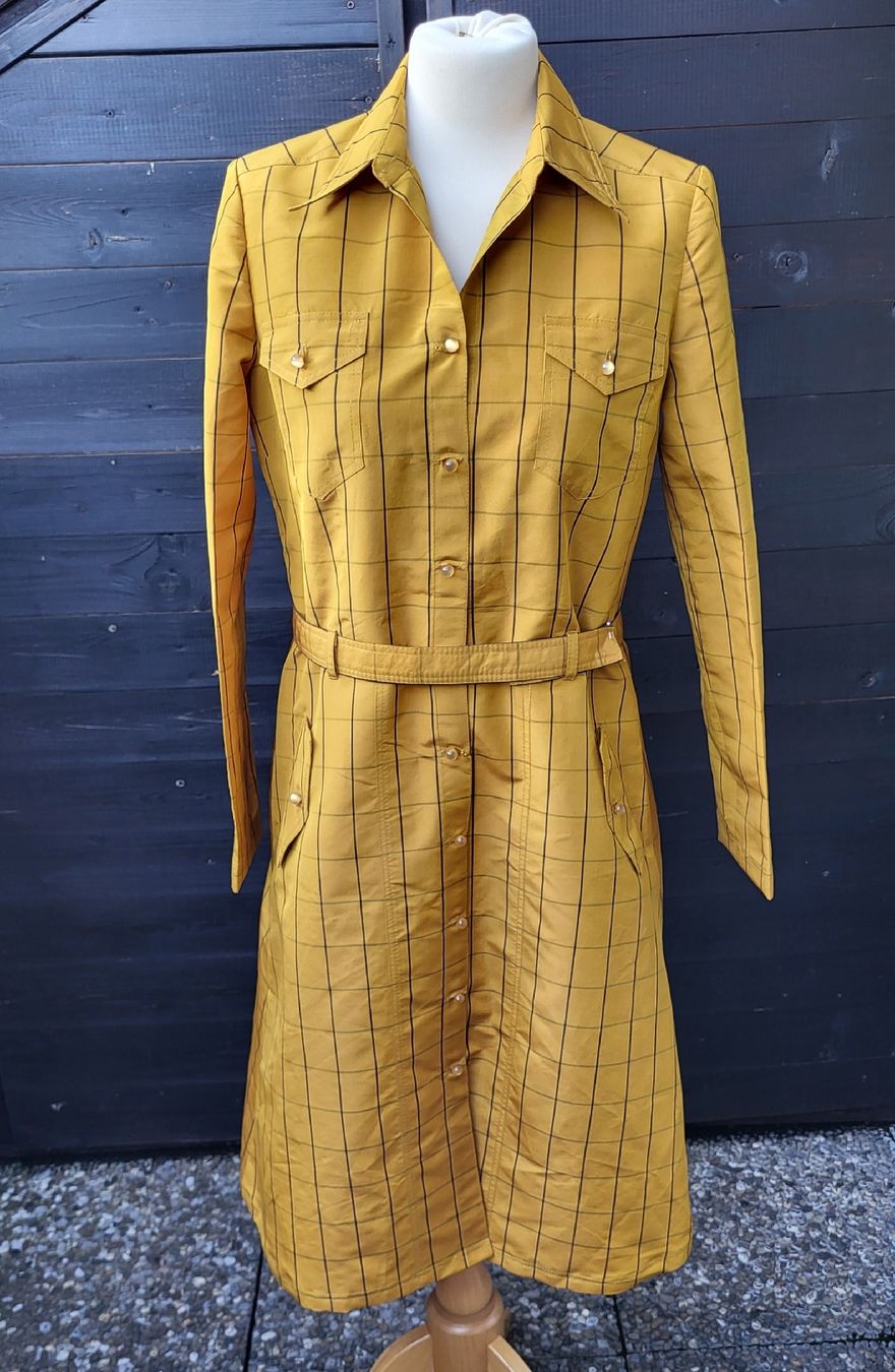 Vestiti: Robe en soie  – Nuovo e nell'imballaggio originale da Fribourg venduto da VictoriaShop7