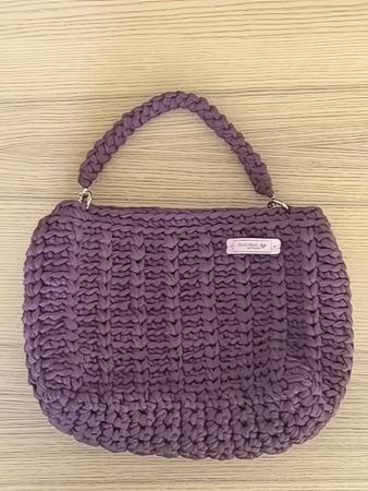 Handgefertigte lila Stricktasche