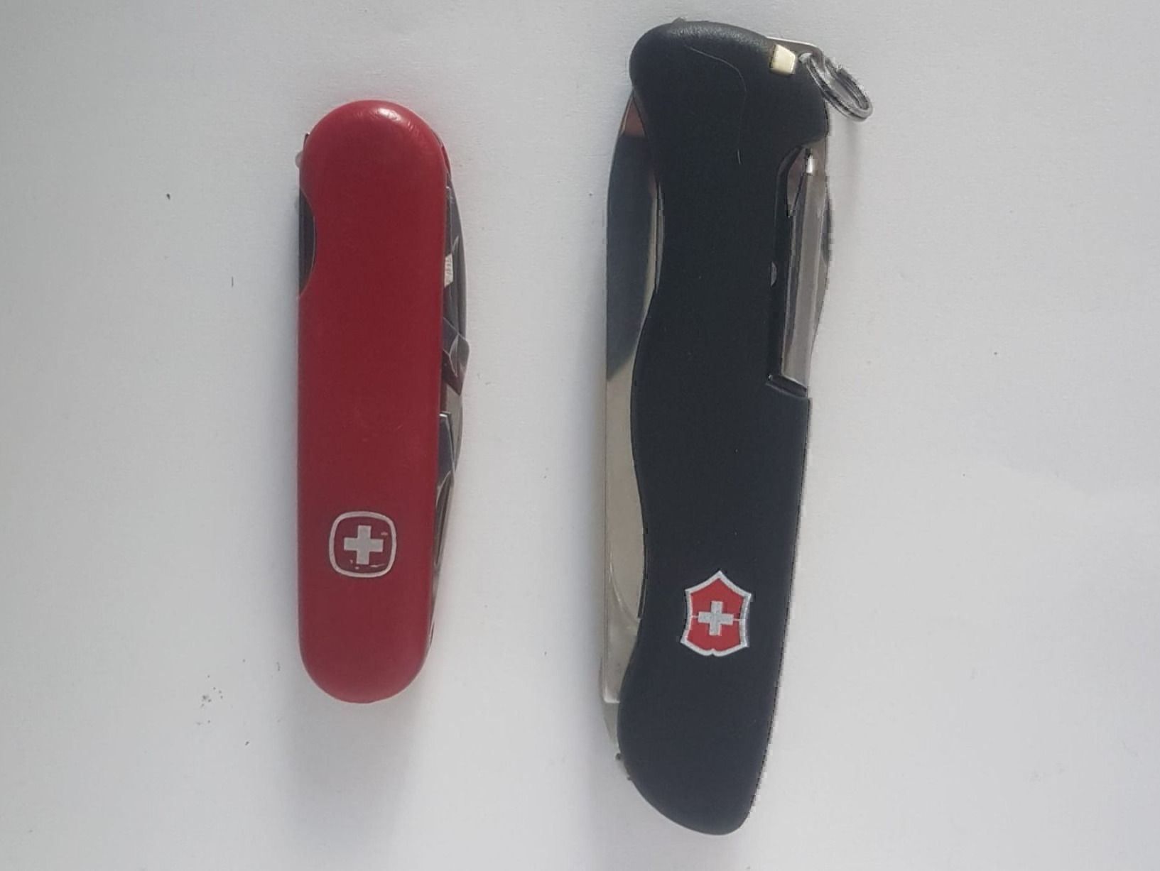 Victorinox Taschenmesser: 2 Victorinox Tourist Sackmesser – Gebraucht aus Zürich von Sarameier