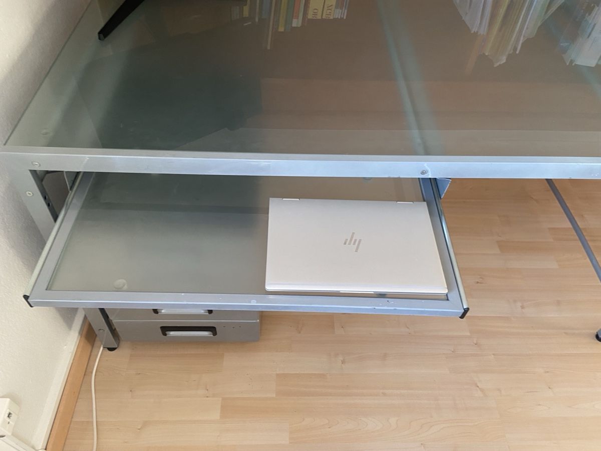 Schreibtische: Design for People Glastisch mit Schublade & Rollcontainer. – Gebraucht aus Ossingen von apfelmango 3