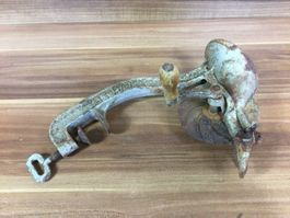 Antiker rostiger Kirschen Ensteiner  mit Tischklemme