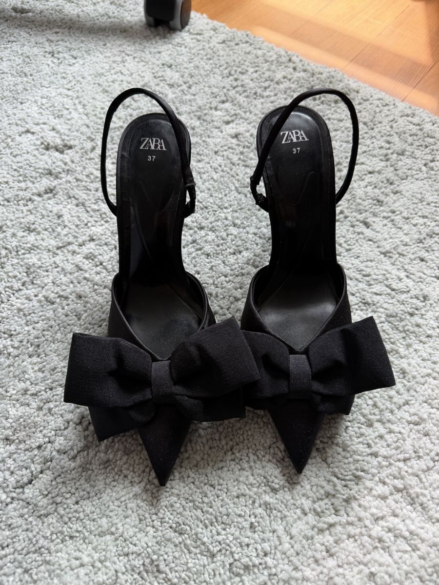 Damenschuhe: ZARA Pumps black bow size 37 – Gebraucht aus Männedorf von sop_my77