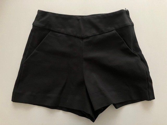 Short Noir Zara Taille 40 - En Damas De Polyester - Neuf Sans étiquettes - Pour Femme