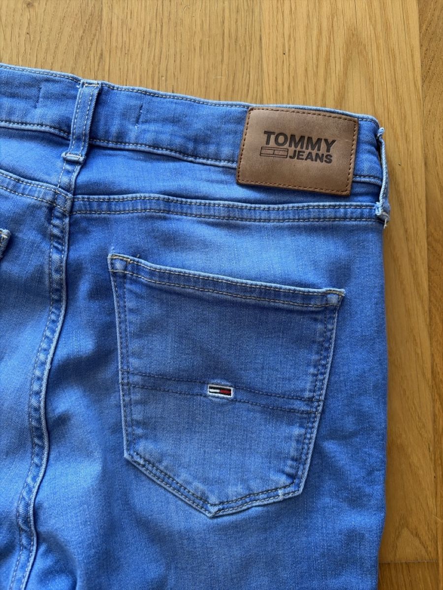 Tommy Hilfiger Jeans: Tommy Hilfiger gr. 28/32 – Usato da Andhausen venduto da bgy_y6xl 2