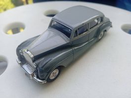 Rolls Royce silver wraith