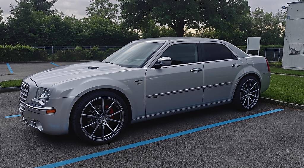 Autos: Chrysler 300c V8 HEMI – D'occasion à Rüfenacht BE par Regor86