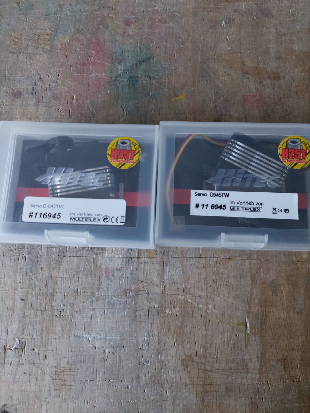 Modellismo RC: Servo Hitec D-945 TW – Nuovo (secondo la descrizione) da Igis venduto da Mfgrclenz