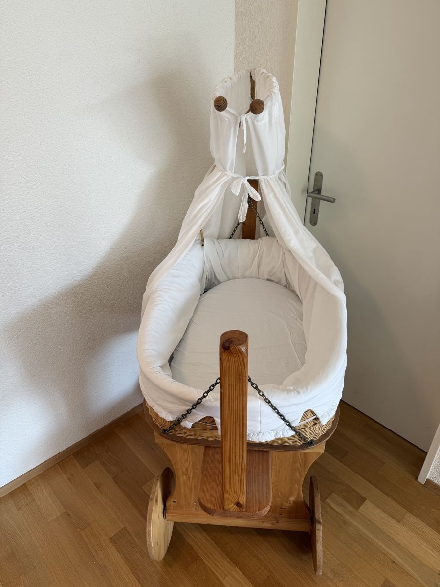 Culle: Handgefertigter Stubenwagen – Usato da Buttikon SZ venduto da CS82016 1