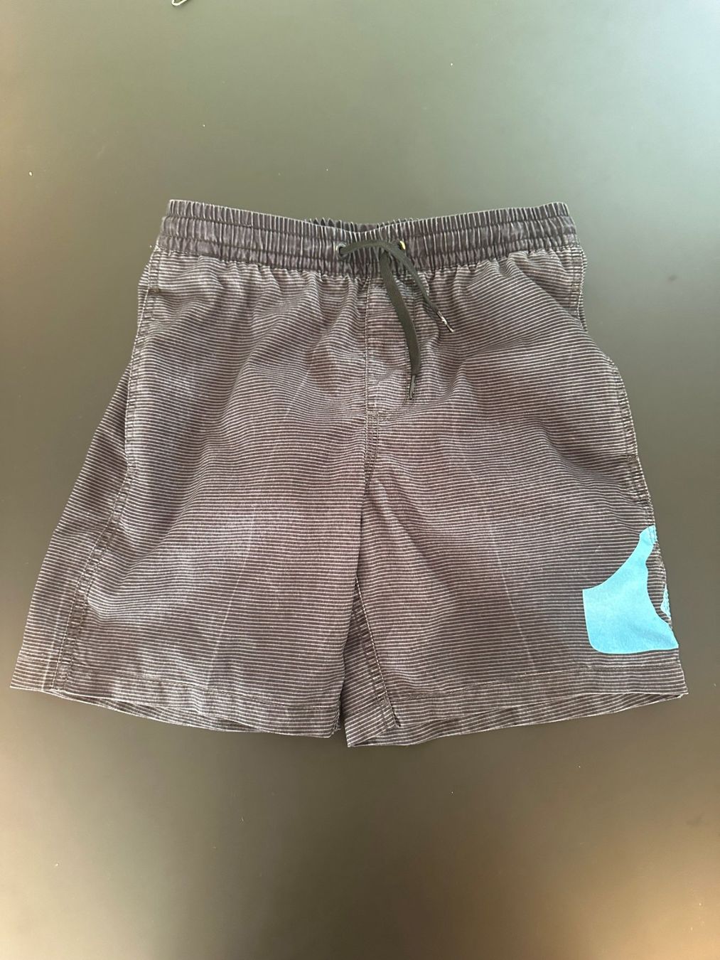Pantaloni: Badehose Quiksilver Grösse 134 Knaben – Usato da Sursee venduto da Romana6