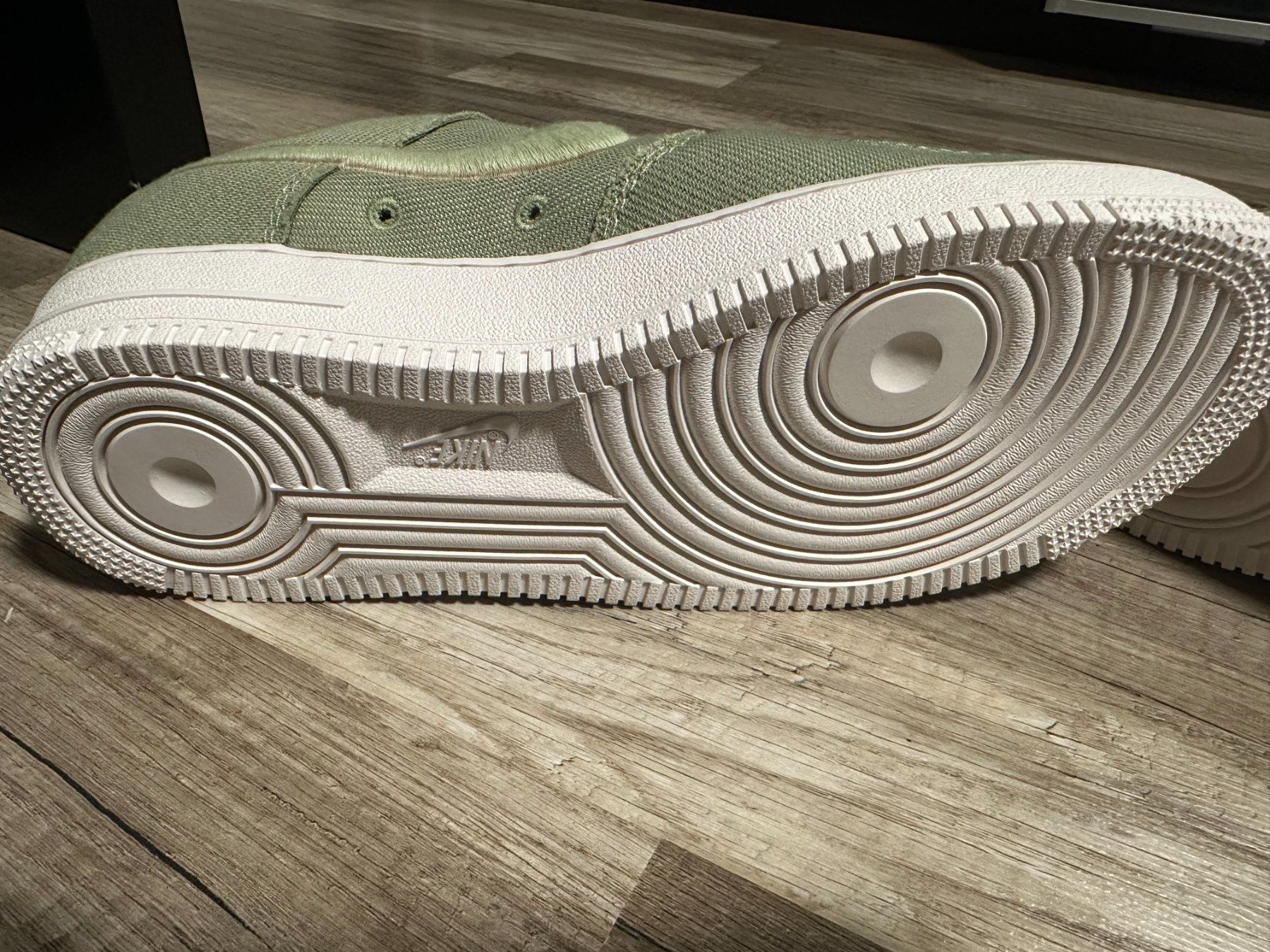Nike Herrenschuhe: Air Force 1 Grün – Neu (gemäss Beschreibung) aus Menziken von DerFloh 1