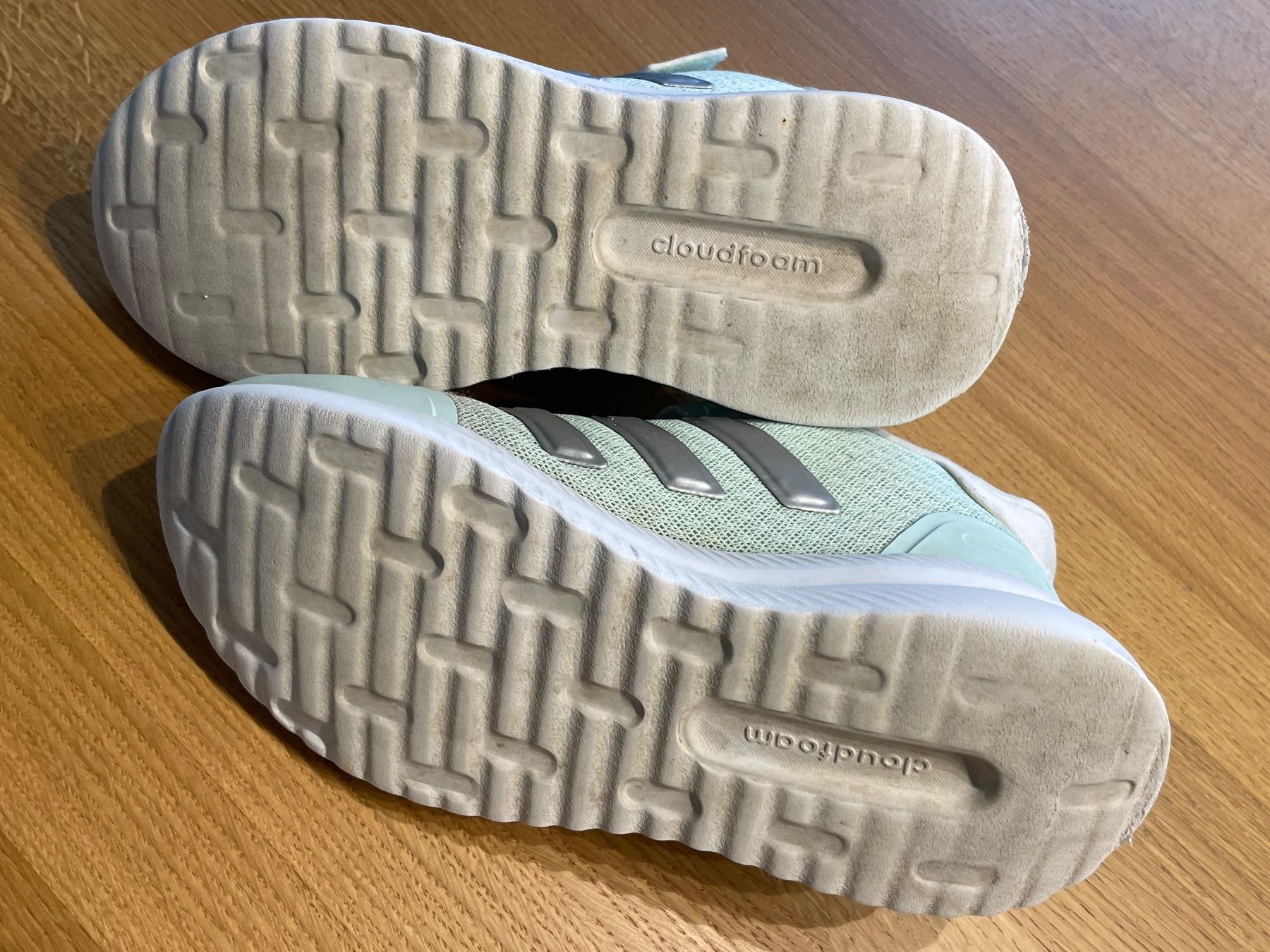 Adidas Scarpe per ragazze: Adidas Sneaker Gr. 35 – Usato da Jona venduto da Eve10 1
