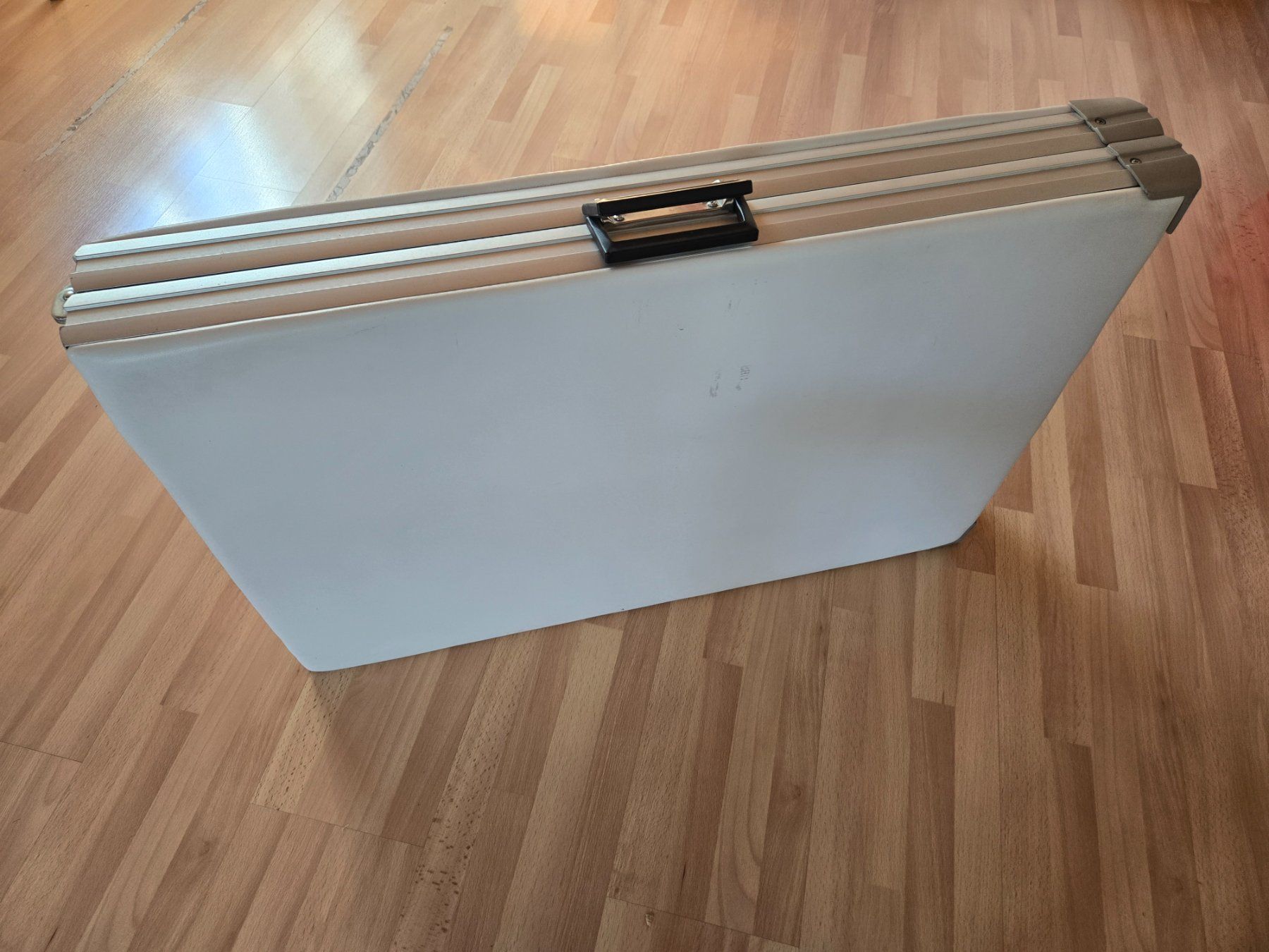 Liegen & Liegestühle: Massagetisch/-liege klappbar – Gebraucht aus Zürich von Onshoppingtour 1