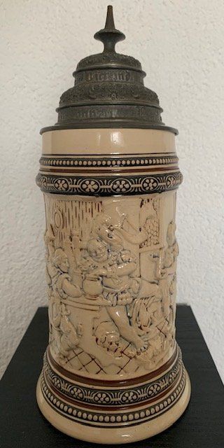 Bicchieri: Antiker Deutscher Bierkrug - model. Bild einer Bierstube – Usato da Gundetswil venduto da Egro100 2