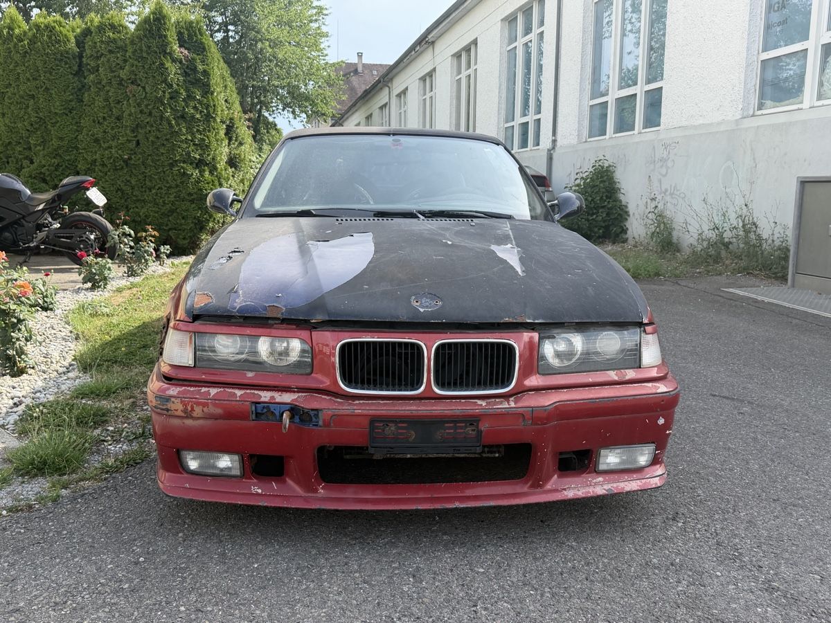BMW Autos: Bmw 325 i Benzin  – Gebraucht aus Amriswil von Autocent