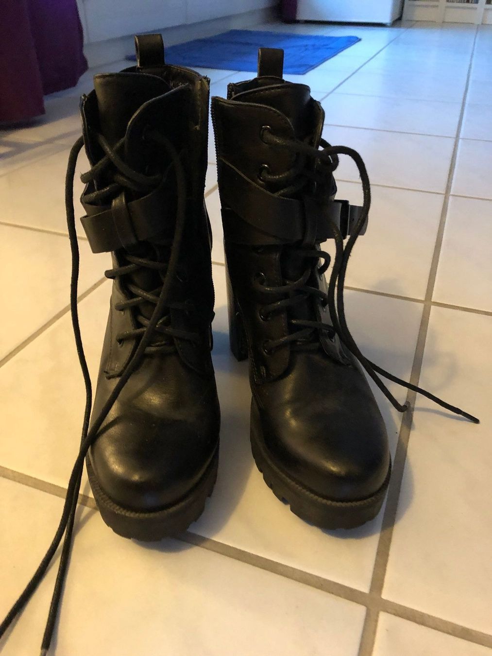 Scarpe da donna: Stiefelette, neuwertig! – Nuovo (secondo la descrizione) da Hittnau venduto da JD-OE 1