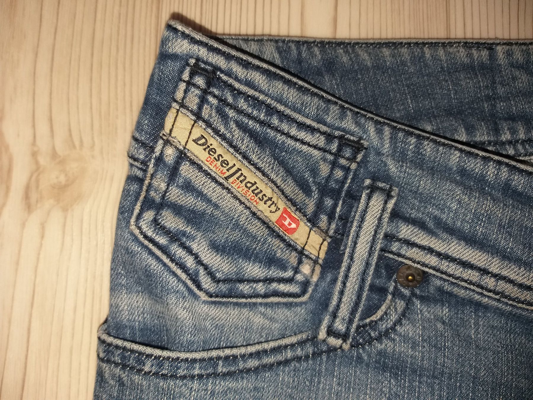 Diesel Jeans: Jeans DIESEL MATIC  Taille / Grosse W 27 L 32..... – Usato da Cossonay-ville venduto da Super-Price-Quality 3
