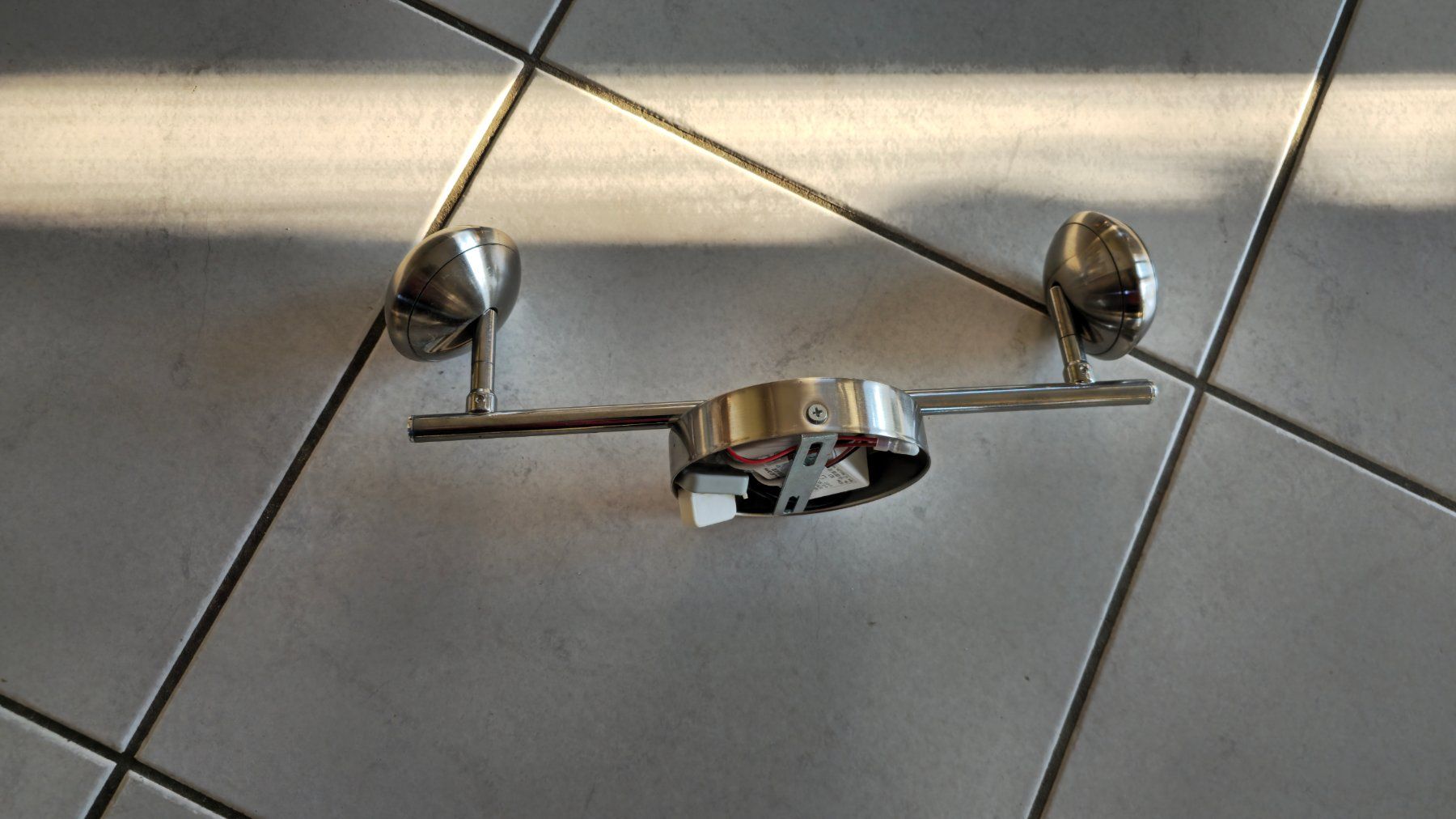 Lampadari & plafoniere: Gut erhaltene LED Deckenlampe mit 2 Strahlern – Usato da Schnottwil venduto da Schlafraeuber 2