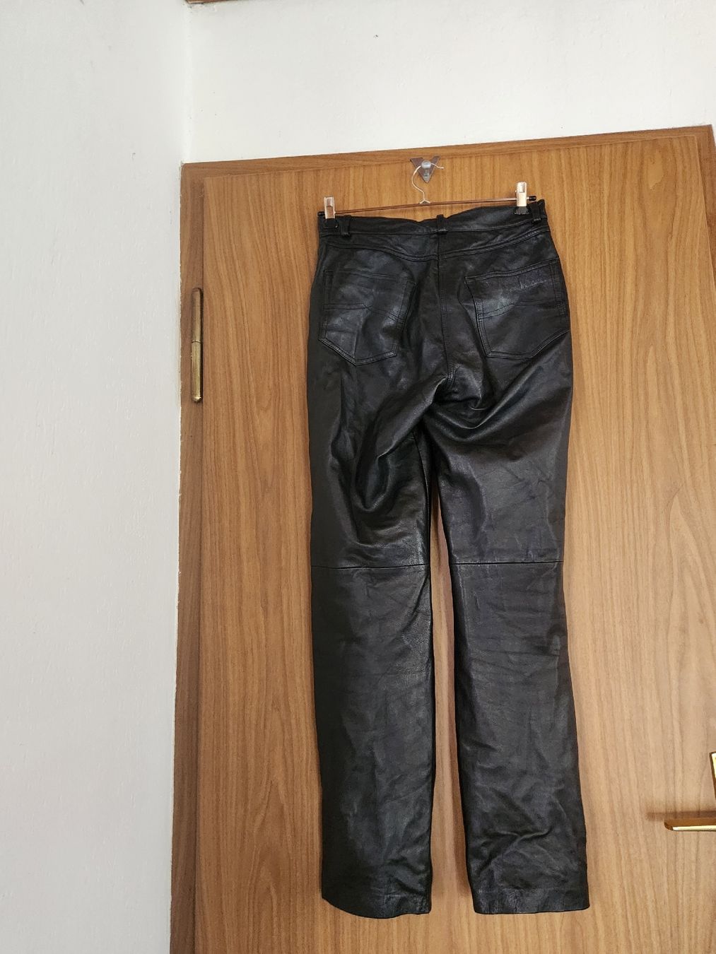 Pantaloni: Pantalon en cuir noir taille 36  – Usato da Niedergösgen venduto da Eva2410 1