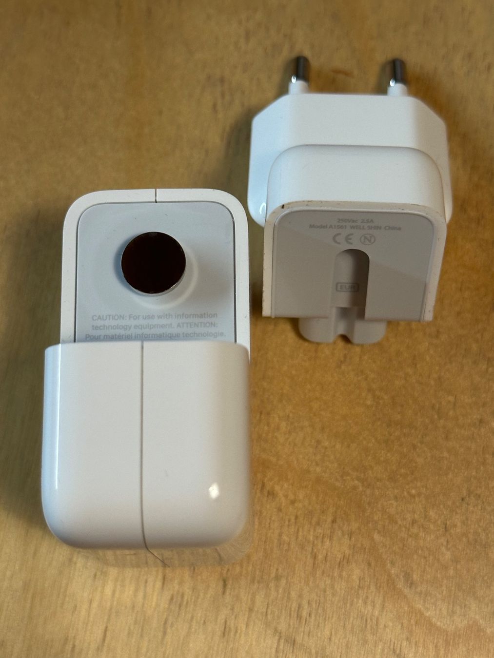Apple Caricabatterie: Apple 35W Dual USB‑C Power Adapter Charger Plug iPhone iPad – Usato da St. Gallen venduto da S_rnw2 3