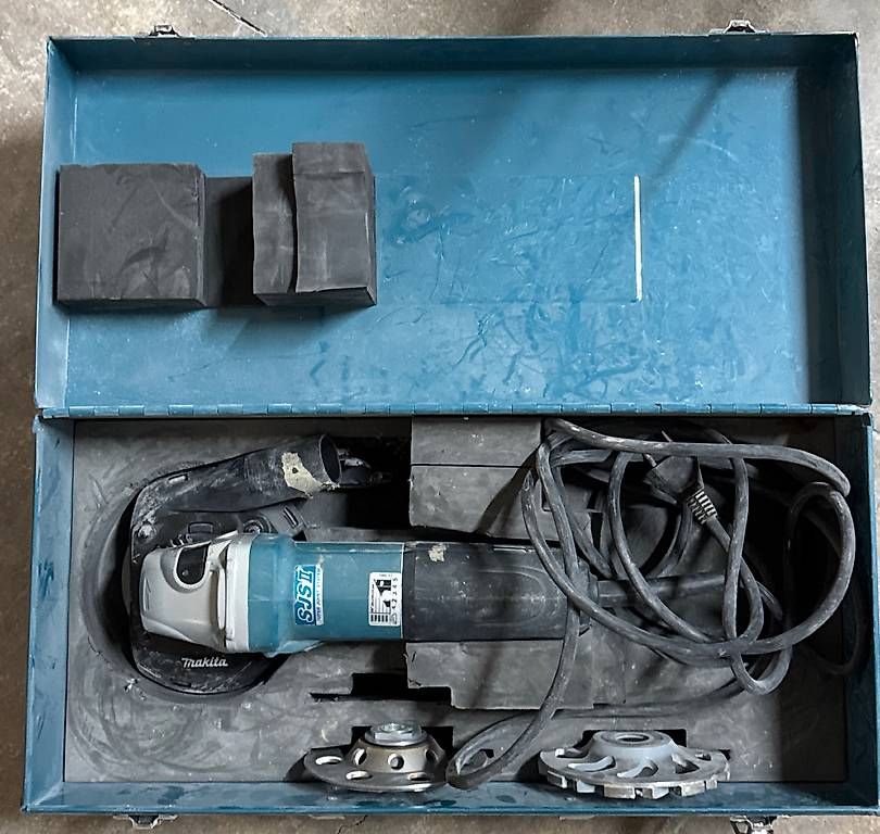 Smerigliatrici & Lucidatrici: Makita Betonschleifer PC5010c – Usato da Uznach venduto da l0609 1