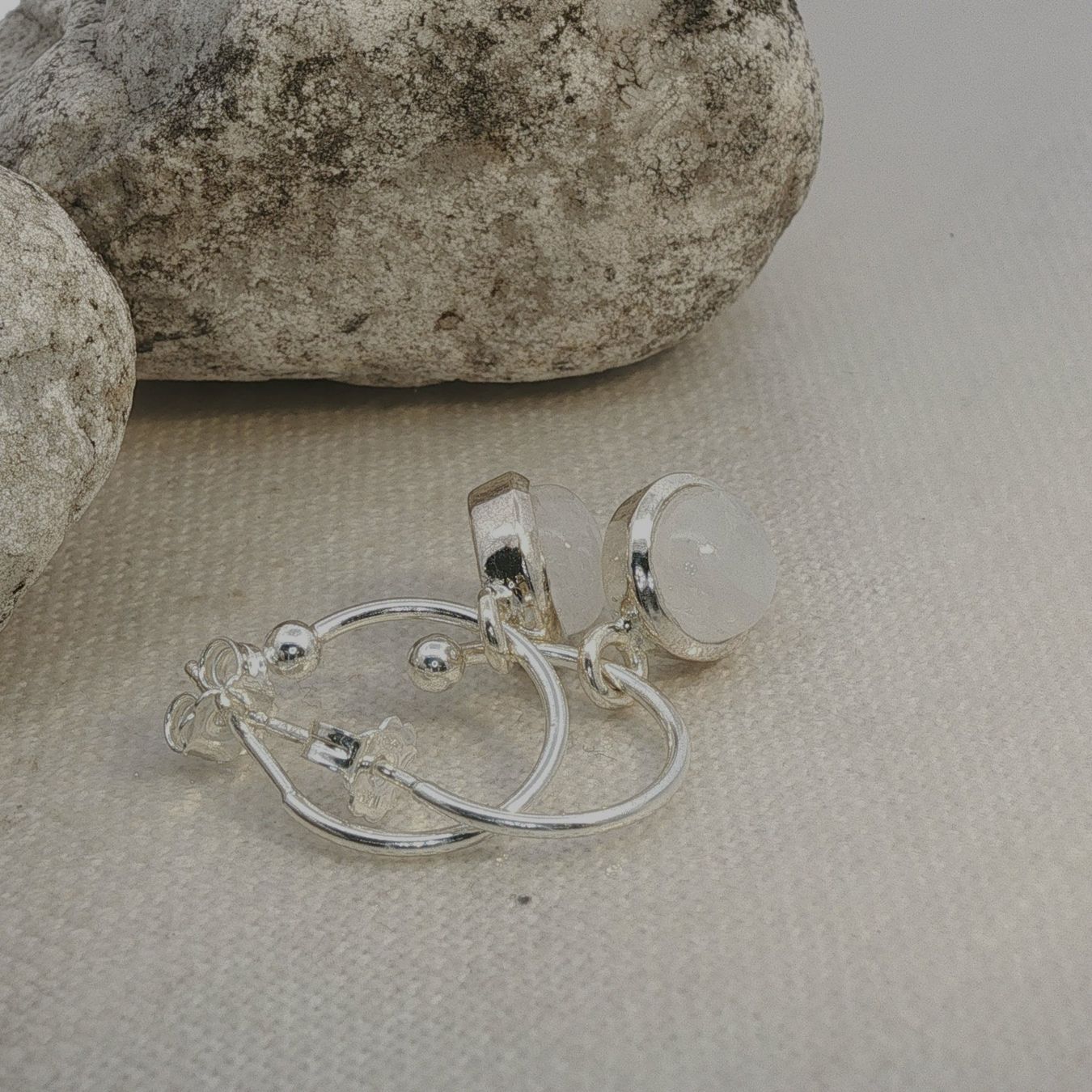 Olga Ribler Orecchini pendenti & Orecchini a lobo: Sterling Silber 925 Halbcreolen mit Mondstein – Nuovo (secondo la descrizione) da Luzern venduto da Schmuckoutlet 4