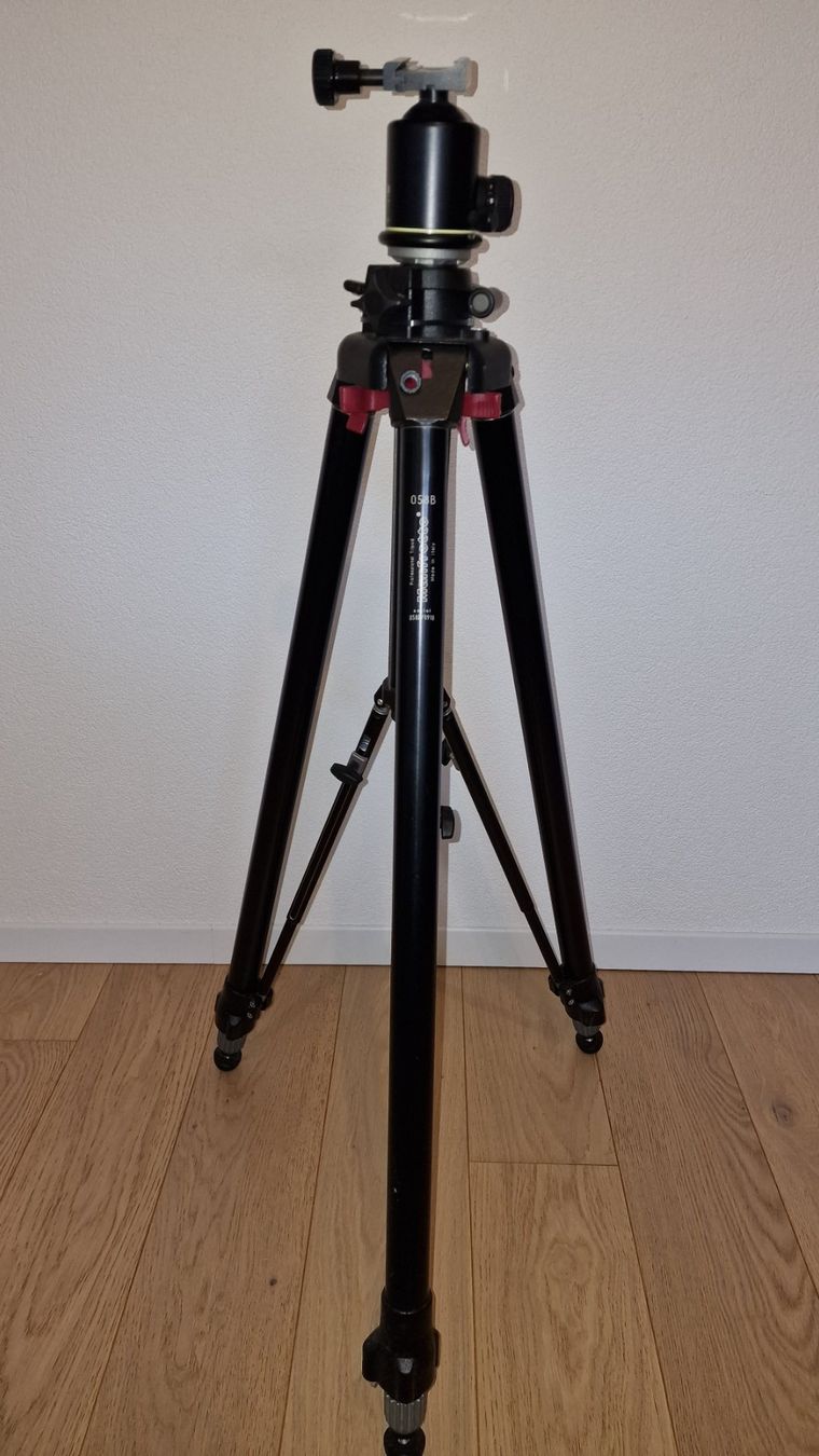 Manfrotto Treppiedi & Teste: Manfrotto 058B inkl. Arca Swiss Monoball – Usato da Laupersdorf venduto da Biohazard88