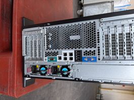 HP ProLiant ML350p Gen8