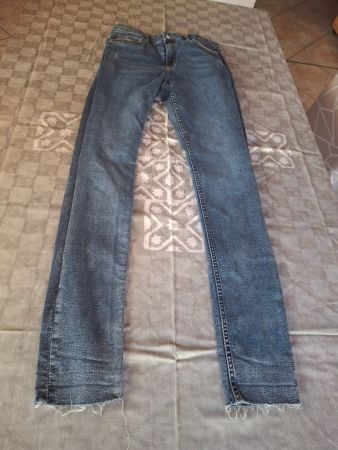 Pantalon jeans taille 38 marque H&M 79% coton