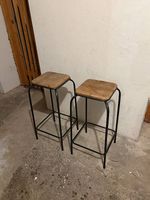 2 Barhocker aus Holz und Metall  Industrial Style