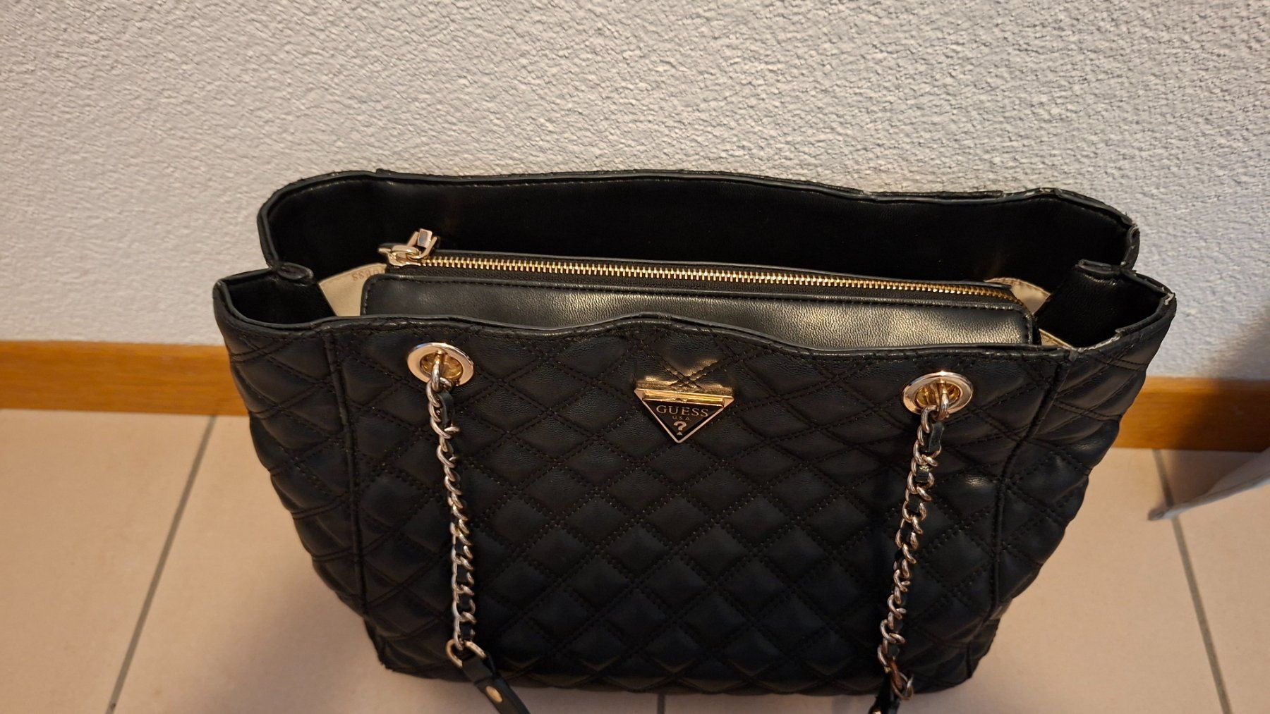 Guess Borse da donna: Vendo Borsa GUESS – Usato da Genestrerio venduto da mor_fnw8 1