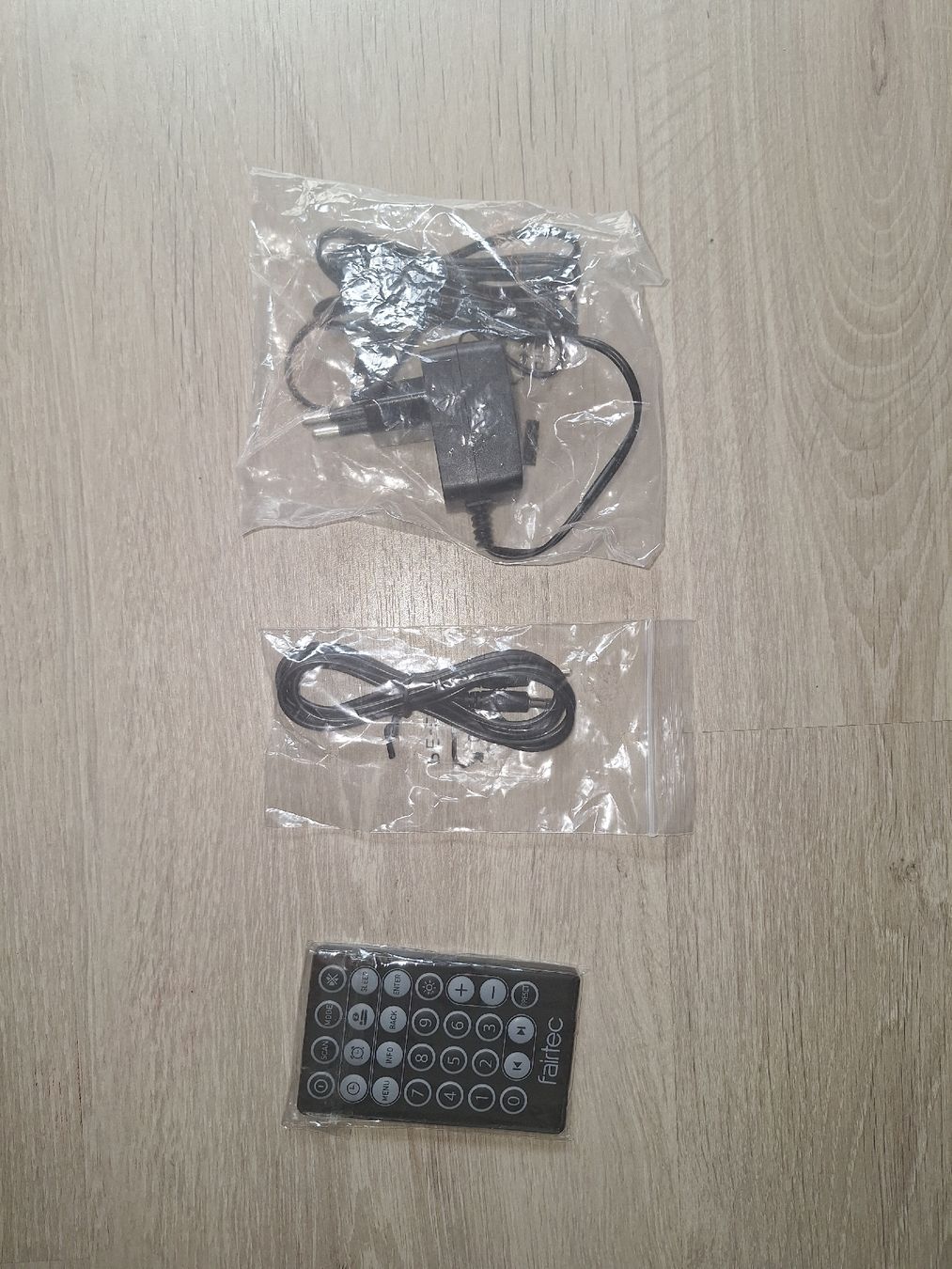 Wecker: Radio-réveil DAB+ fairtec – Neu und originalverpackt aus Ins von des_vm2v 3