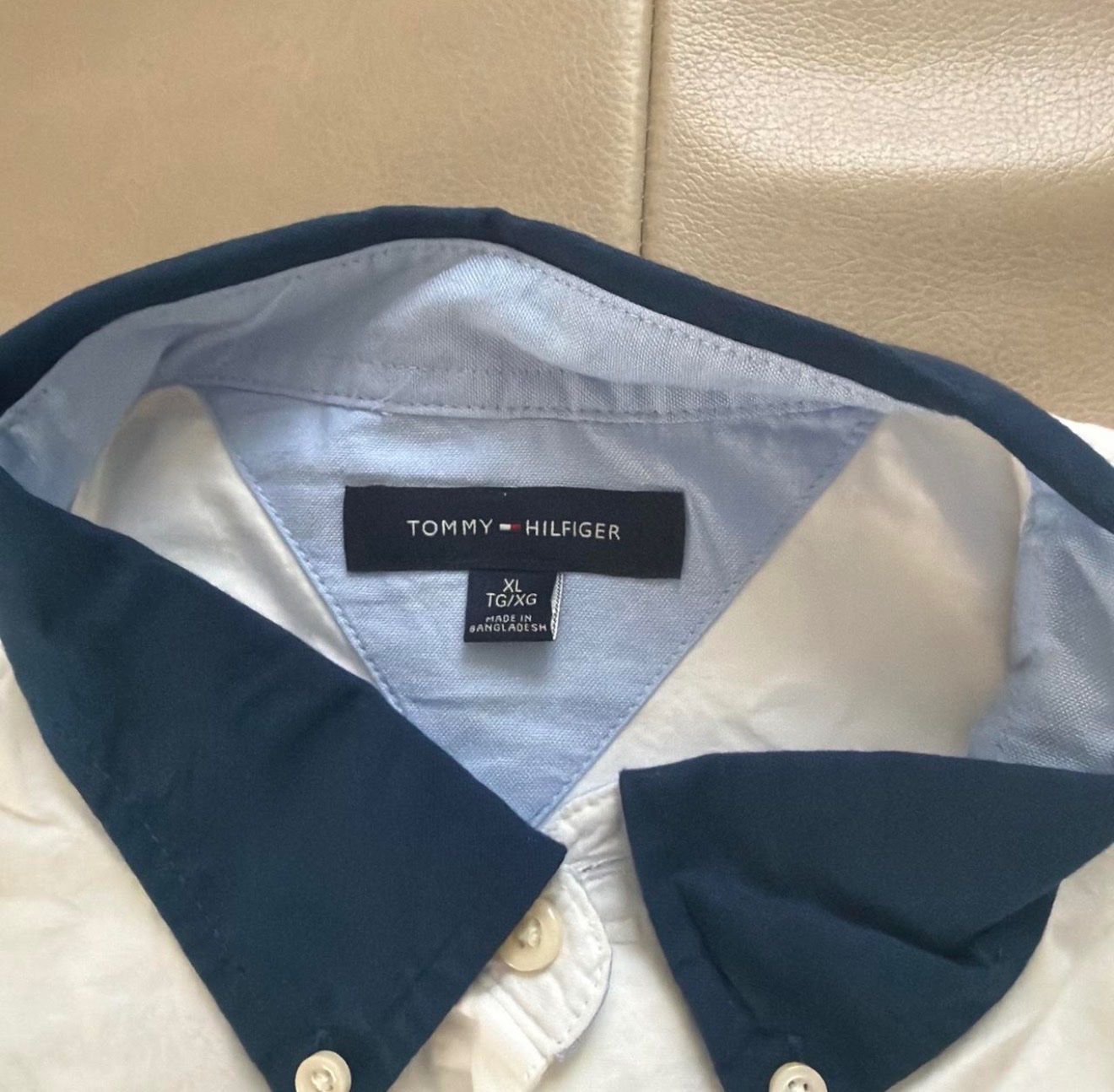 Tommy Hilfiger Hemden: Brandneues Tommy Hilfiger Hemd – Neu und originalverpackt aus Köniz von Kennii_11 1