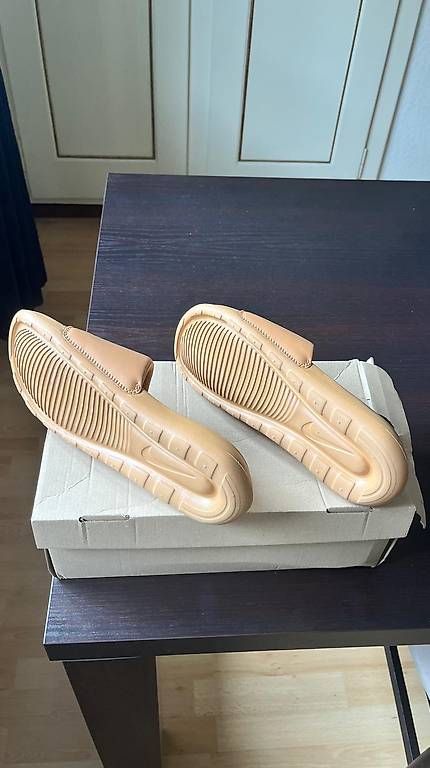 Nike Herrenschuhe: Claquettes Nike, pointure 39. – Gebraucht aus le locle von caryl 1