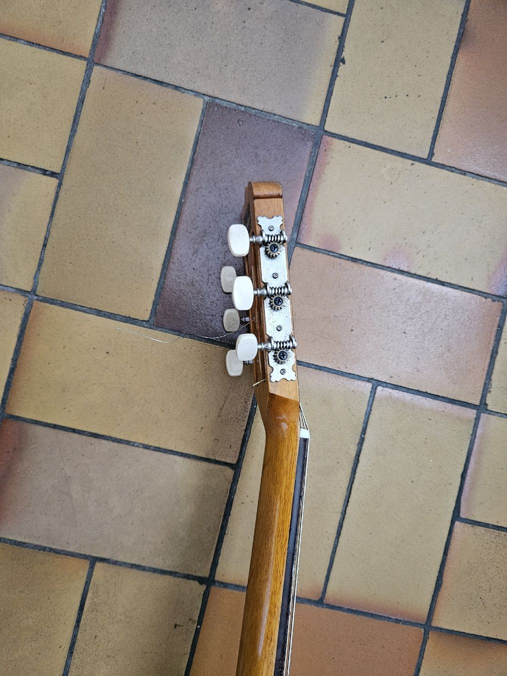 Aria Instruments de musique: Aria A 550 Gitarre, Made in Japan. – D'occasion à Saas im Prättigau par unimog401 4