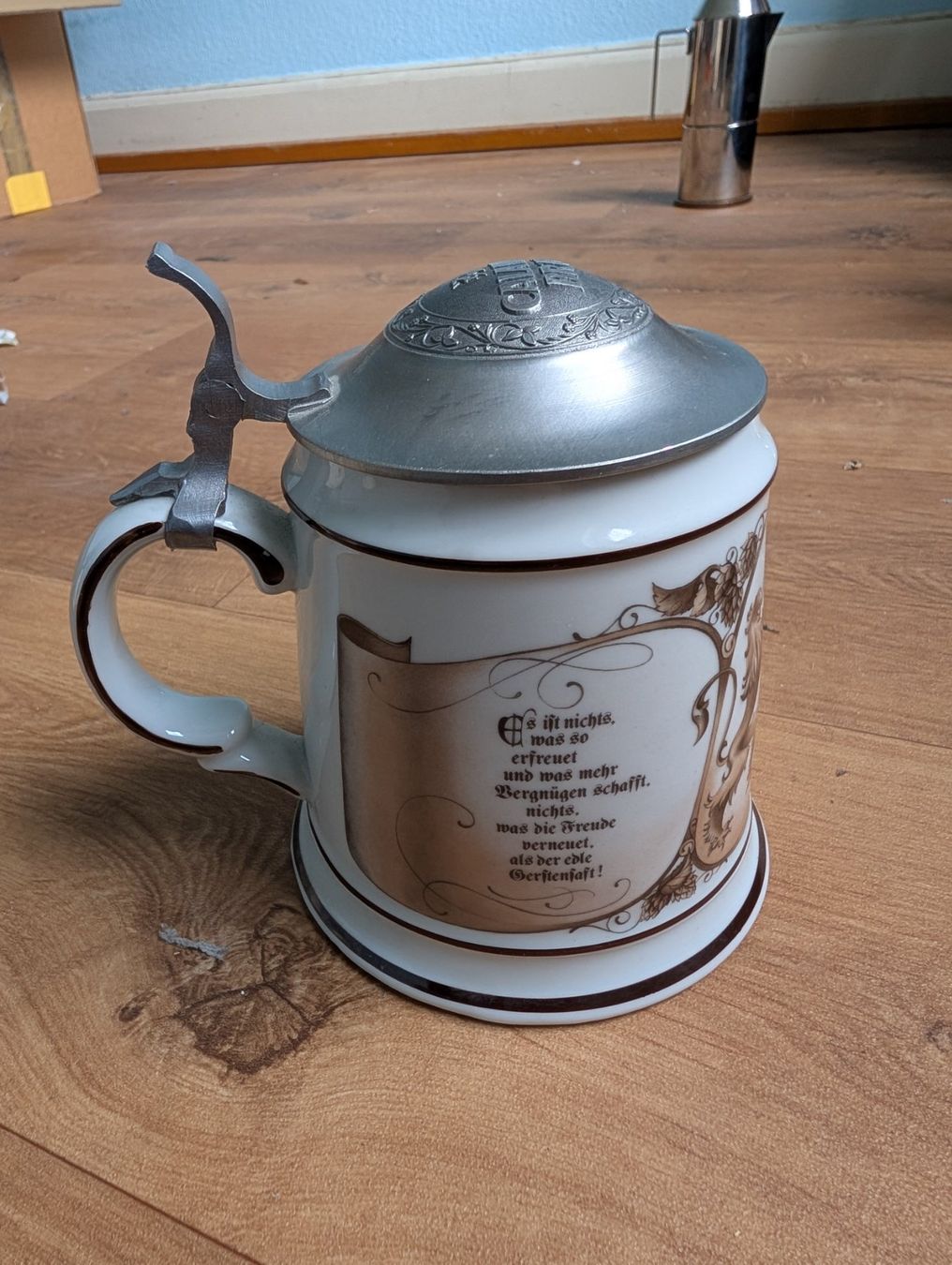 Bicchieri: Schöner Bierkrug mit Zinndeckel Calanda Bräu – Usato da Trimmis venduto da GianlucaB