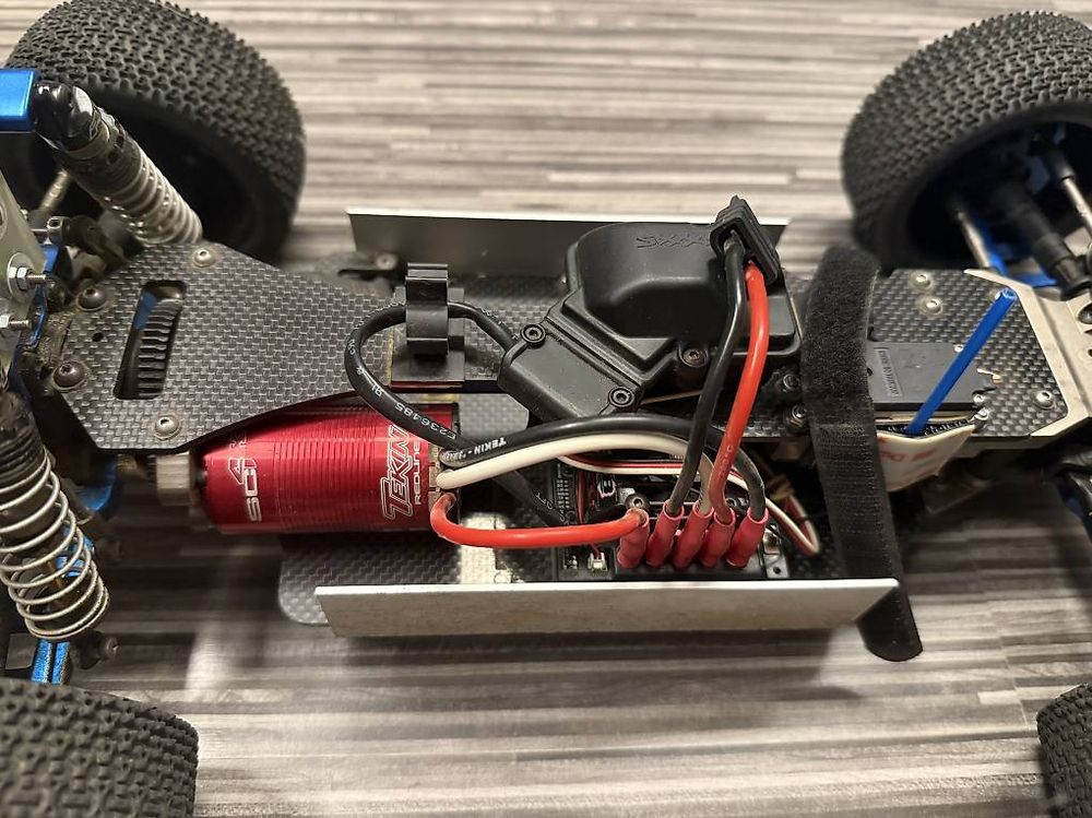 Traxxas Slash 4x4 (Gebraucht) in Penthaz für CHF 50 – nur Abholung auf ...