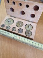 Gewichtssatz Messing mit Holzkasten guter Zustand